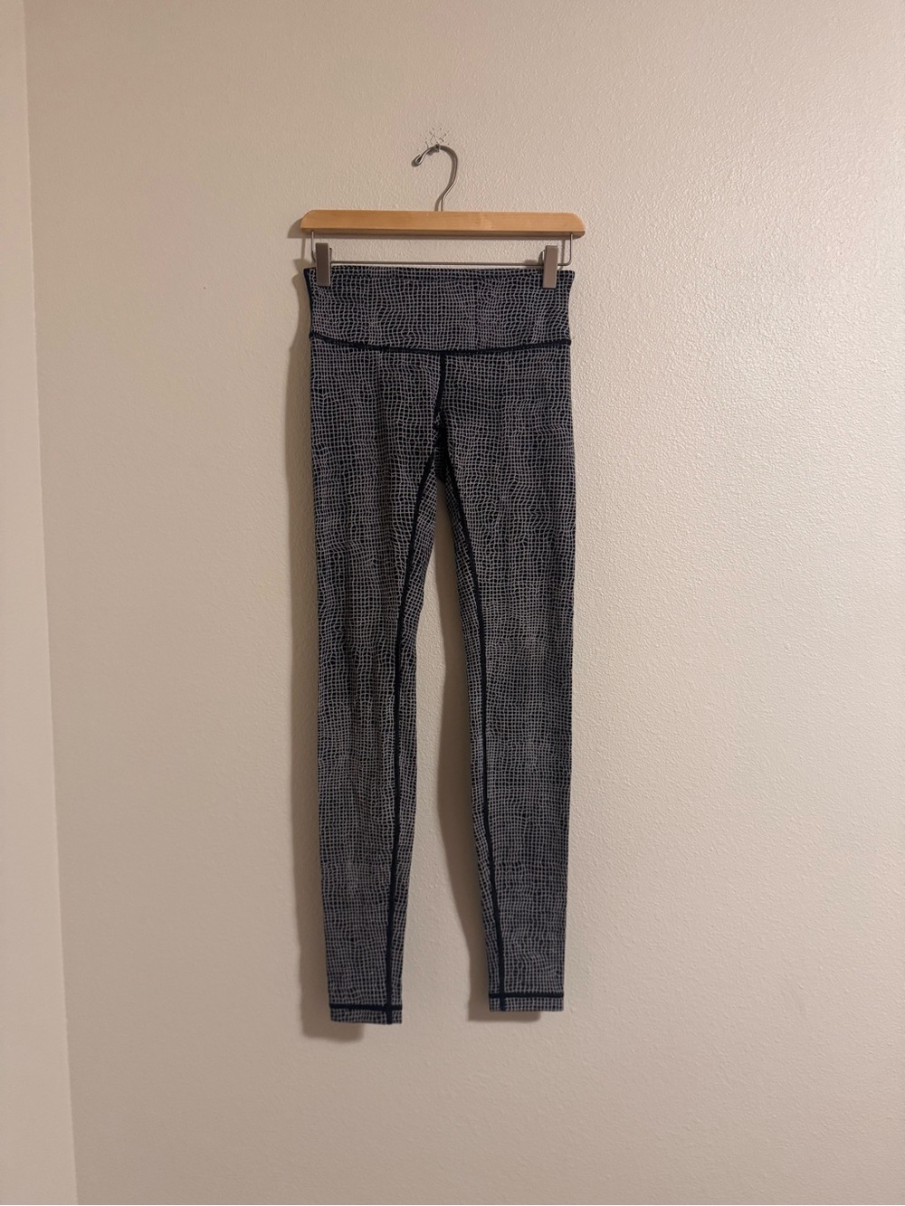 Lululemon High-Rise Black & White Grid Leggings